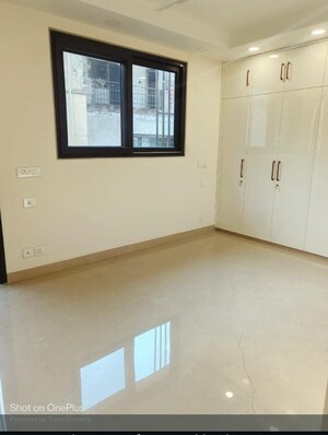 Room in 3 BHK Builder Floor at Greater Kailash I – for Rent