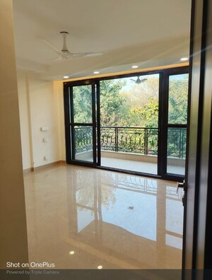 Room in 3 BHK Builder Floor at Greater Kailash I – for Rent