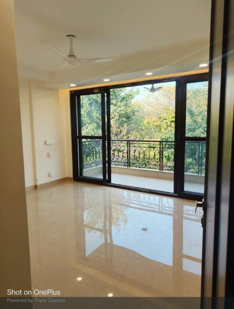 Room, greater kailash i 3 Bedroom 200 Sq.Yd. Builder Floor In Greater Kailash I Delhi 10415055