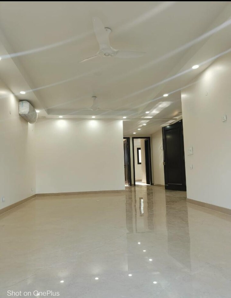 Room, greater kailash i 3 Bedroom 200 Sq.Yd. Builder Floor In Greater Kailash I Delhi 10415055