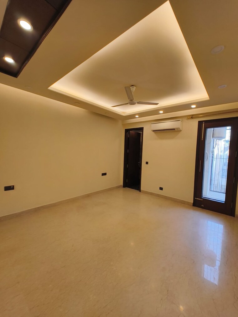 Room, greater kailash i 3 Bedroom 200 Sq.Yd. Builder Floor In Greater Kailash I Delhi 10415060