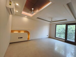 Room in 3 BHK Builder Floor at Greater Kailash I – for Rent