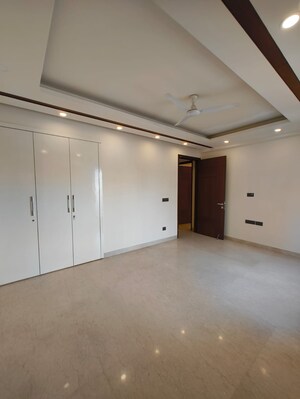 Room in 3 BHK Builder Floor at Greater Kailash I – for Rent
