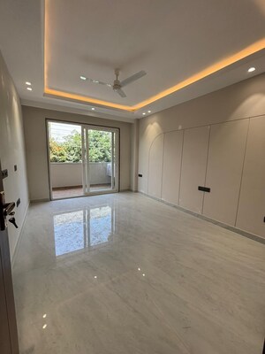 Room in 3 BHK Builder Floor at Huda CGHS, Sector 56 – for Sale