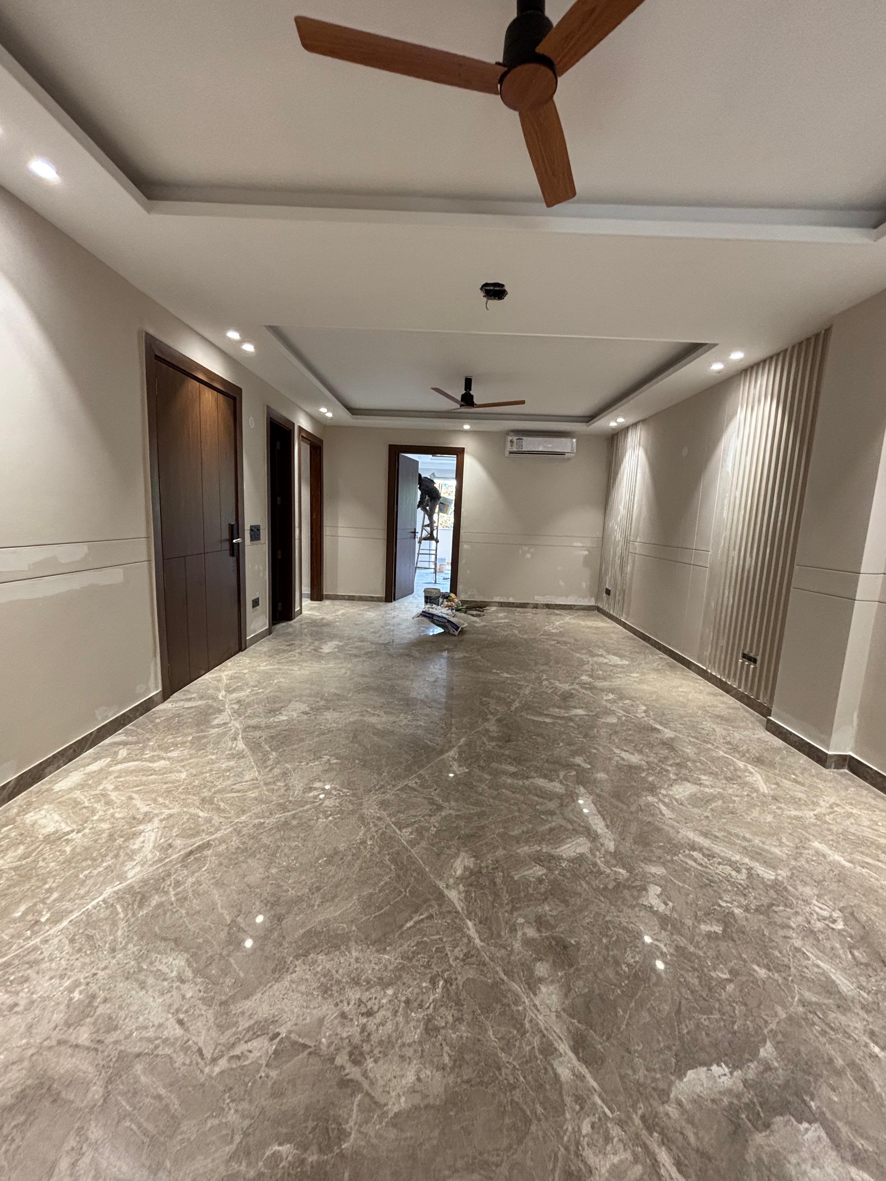 3 BHK + Pooja Room,Servant Room 200 Sq.Yd. Builder Floor in Huda CGHS