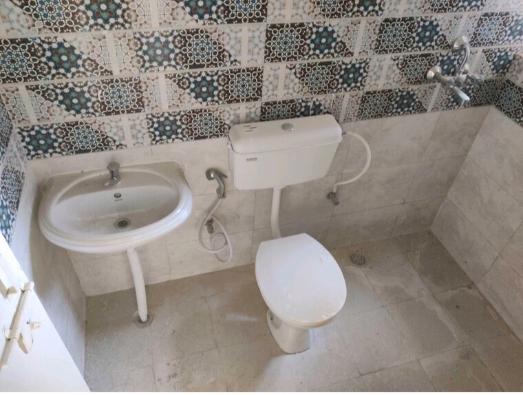 Bathroom, signature-global-golf-greens 1 Bedroom 400 Sq.Ft. Apartment In Sector 79 Gurgaon 10415099