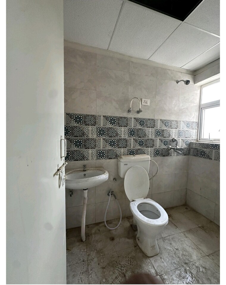 Bathroom, signature-global-golf-greens 1 Bedroom 400 Sq.Ft. Apartment In Sector 79 Gurgaon 10415099