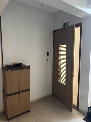 Room in 2 BHK Apartment at Indrapuram – for Sale