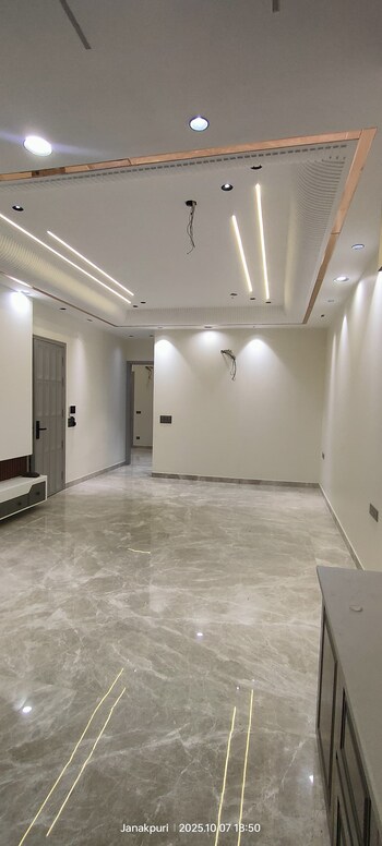3 BHK Builder Floor for Sale in Janakpuri, Delhi