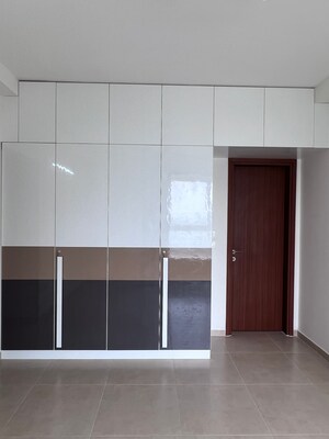 Room in 2 BHK Apartment at Bhartiya Nikoo Homes Phase 2, Thanisandra Main Road – for Rent