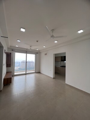 Room in 2 BHK Apartment at Bhartiya Nikoo Homes Phase 2, Thanisandra Main Road – for Rent