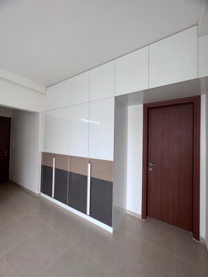 Room in 2 BHK Apartment at Bhartiya Nikoo Homes Phase 2, Thanisandra Main Road – for Rent