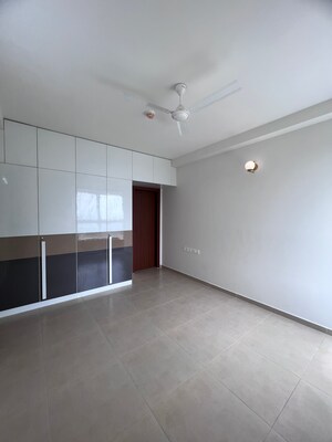 Room in 2 BHK Apartment at Bhartiya Nikoo Homes Phase 2, Thanisandra Main Road – for Rent