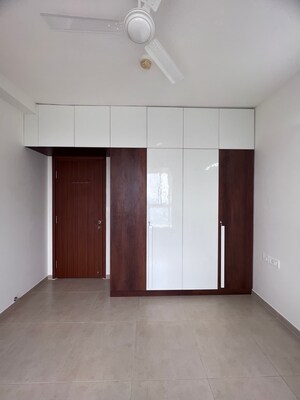 Room in 2 BHK Apartment at Bhartiya Nikoo Homes Phase 2, Thanisandra Main Road – for Rent