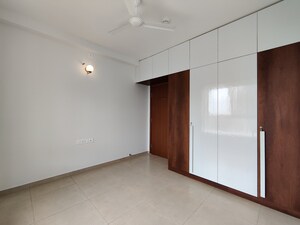 Room in 2 BHK Apartment at Bhartiya Nikoo Homes Phase 2, Thanisandra Main Road – for Rent