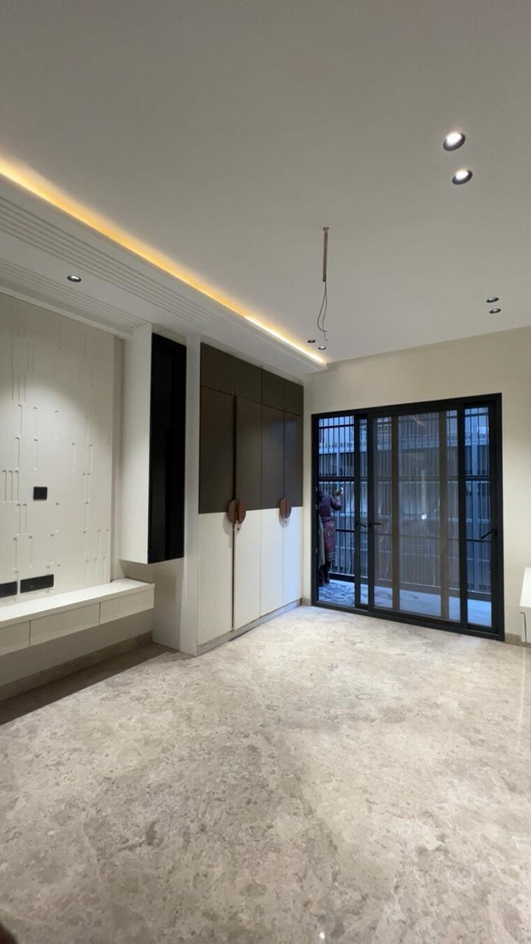 Room, ashok vihar 4 Bedroom 200 Sq.Ft. Builder Floor In Ashok Vihar Delhi 10418081
