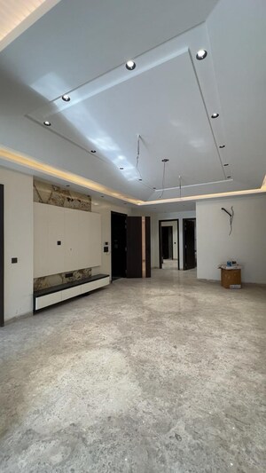 Room in 4 BHK Builder Floor at Ashok Vihar – for Sale