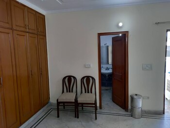1 RK Builder Floor for Rent in West Patel Nagar, Delhi