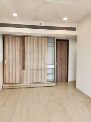 Room in 4 BHK Apartment at Lodha Marquise, Worli – for Sale