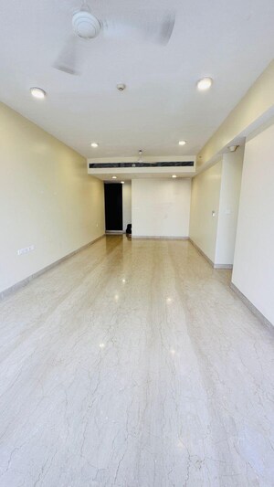 Room in 4 BHK Apartment at Lodha Marquise, Worli – for Sale