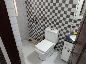 Paras Tierea Studio Apartments