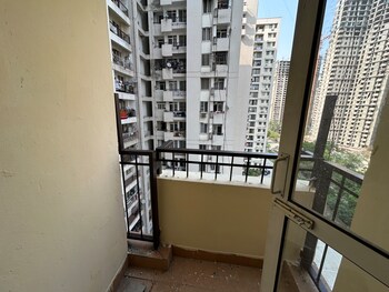 Jaypee Kensington Park Apartments