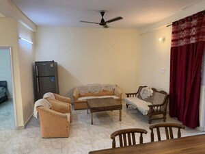 Living Room in 2 BHK Apartment at Arun Vihar Sector 37, Sector 37 – for Rent