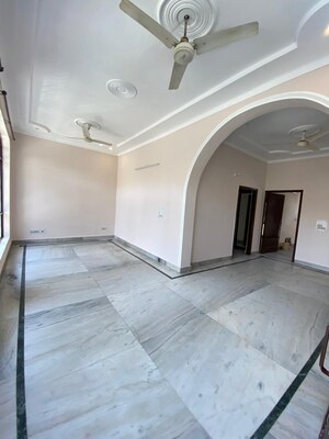 Hall in 2 BHK Builder Floor at Palam Vihar Residents Association, Palam Vihar – for Rent