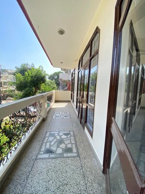Balcony in 2 BHK Builder Floor at Palam Vihar Residents Association, Palam Vihar – for Rent