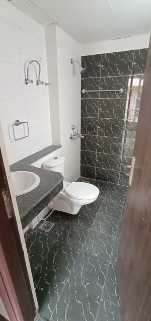 Bathroom in 3 BHK Apartment at BPTP Parkland Pride, Sector 77 – for Rent