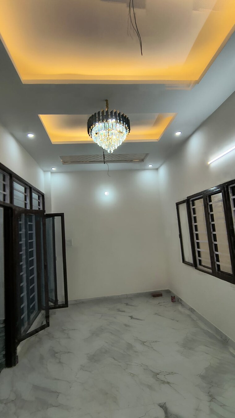 Room, laxman chowk 4 Bedroom 125 Sq.Yd. Independent House In Laxman Chowk Dehradun 10423584