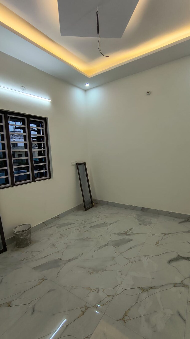 Room, laxman chowk 4 Bedroom 125 Sq.Yd. Independent House In Laxman Chowk Dehradun 10423584