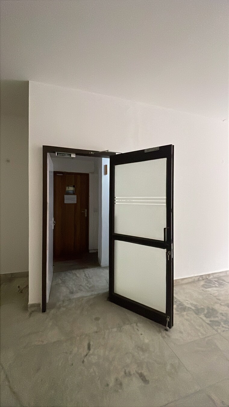 undefined, kalkaji Commercial Office Space 200 Sq.Yd. In Kalkaji Delhi 10423622