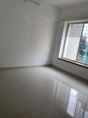 Room in 2 BHK Apartment at Kamgar Putala Vasahat – for Rent