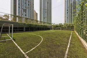 4 BHK Apartment – Garden View at Oberoi Realty Esquire, Goregaon East - for Rent