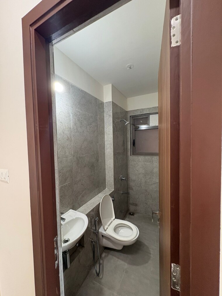 Bathroom, parinee-essence 2 Bedroom 558 Sq.Ft. Apartment In Kandivali West Mumbai 10423629