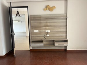 Room in 3 BHK Apartment at Parx Laureate, Sector 108 – for Rent