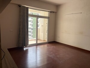 Room in 3 BHK Apartment at Parx Laureate, Sector 108 – for Rent