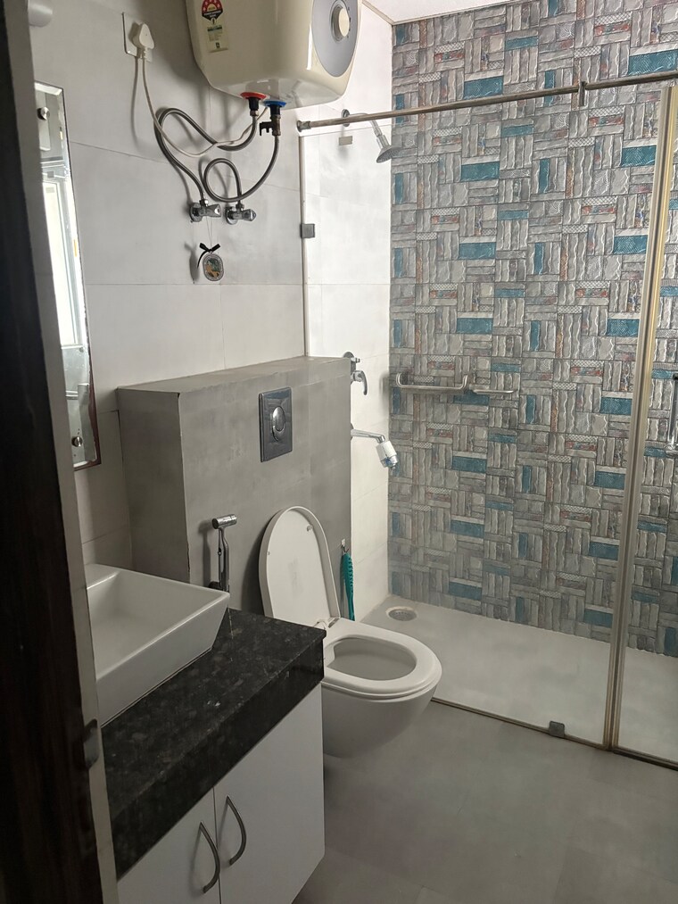 Bathroom, parx-laureate 3 Bedroom 3300 Sq.Ft. Apartment In Sector 108 Noida 10423558