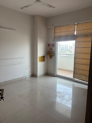 Room in 3 BHK Apartment at Parx Laureate, Sector 108 – for Rent