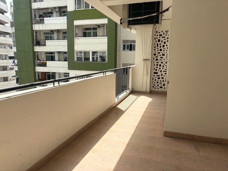 Balcony, parx-laureate 3 Bedroom 3300 Sq.Ft. Apartment In Sector 108 Noida 10423558