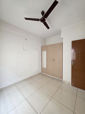 Room in 2 BHK Builder Floor at Harlur – for Rent