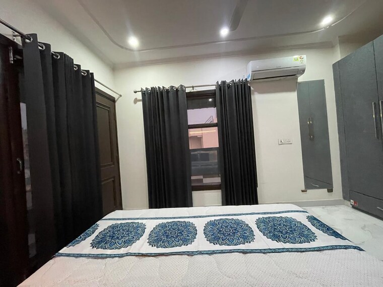Bedroom, signature-global-daxin-vistas 3 Bedroom 1600 Sq.Ft. Builder Floor In Bhondsi Gurgaon 10423644