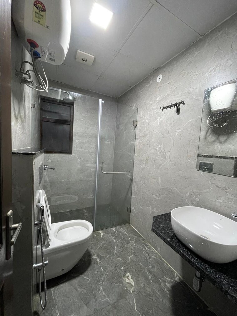 Bathroom, signature-global-daxin-vistas 3 Bedroom 1600 Sq.Ft. Builder Floor In Bhondsi Gurgaon 10423644