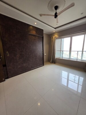 Room in 3.5 BHK Apartment at Park Grandeur, Baner – for Rent