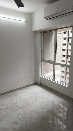 1 BHK Apartment For Rent in Lodha Amara, Kolshet Road