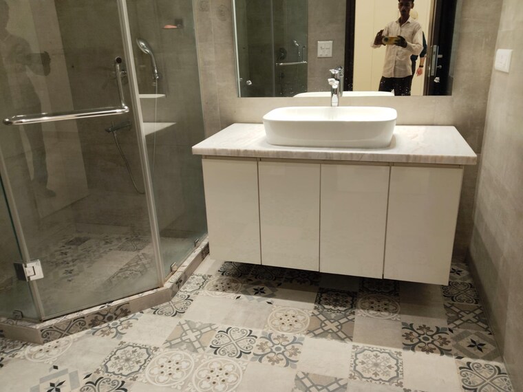 Bathroom, greater kailash ii 3 Bedroom 2100 Sq.Ft. Builder Floor In Greater Kailash ii Delhi 10424905