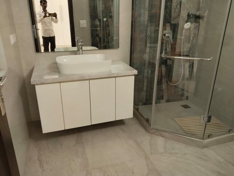 Bathroom, greater kailash ii 3 Bedroom 2100 Sq.Ft. Builder Floor In Greater Kailash ii Delhi 10424905