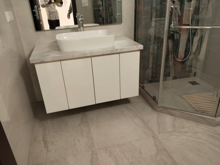 Bathroom, greater kailash ii 3 Bedroom 2100 Sq.Ft. Builder Floor In Greater Kailash ii Delhi 10424905