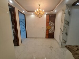 Room in 3 BHK Builder Floor at Vasant Vihar – for Rent